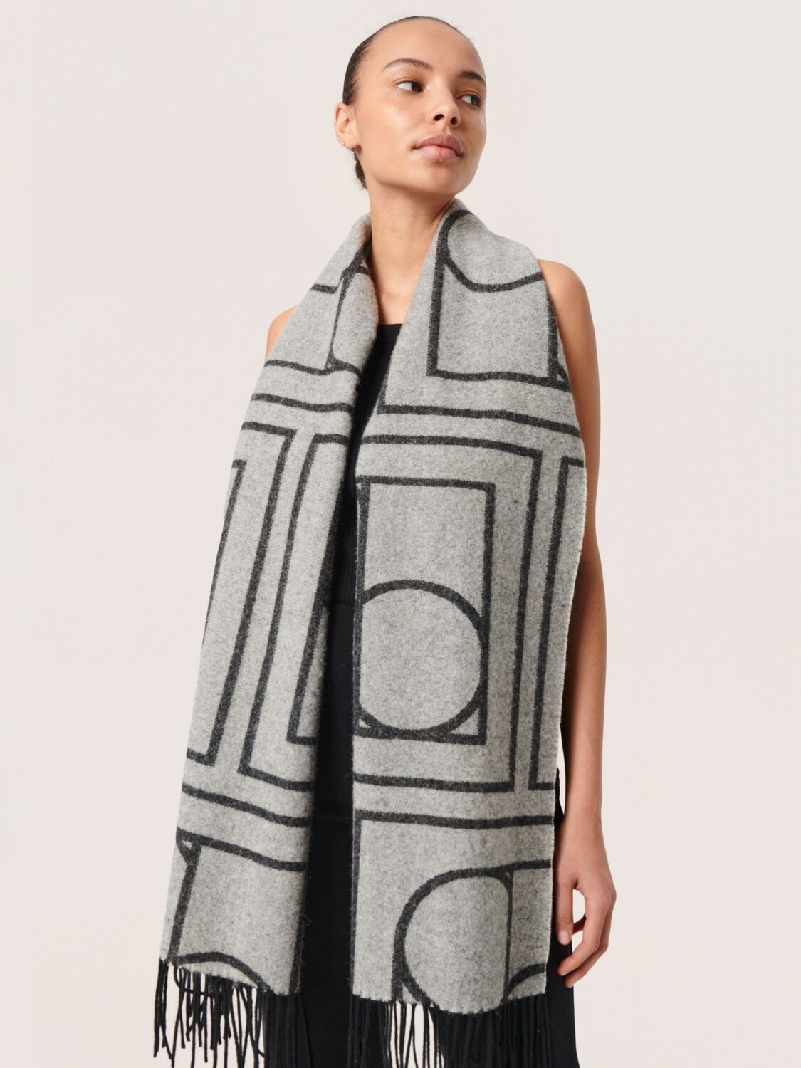 

Шарф Soaked In Luxury из шерсти пентиле, черный