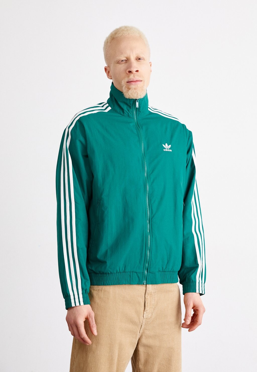 

Спортивная куртка adidas Originals, студенческий зеленый