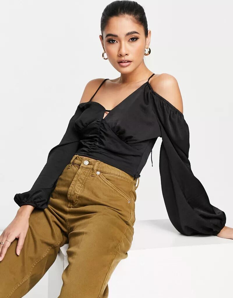 

Черный топ с длинными рукавами и бретелями со сборками Topshop
