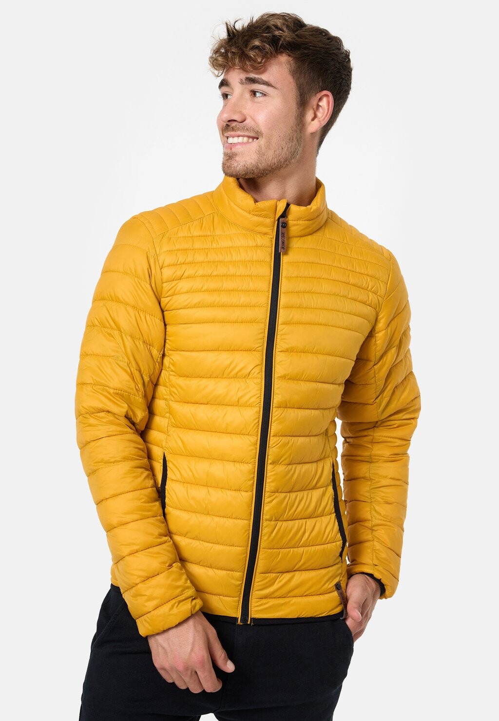 

Демисезонная куртка Indicode