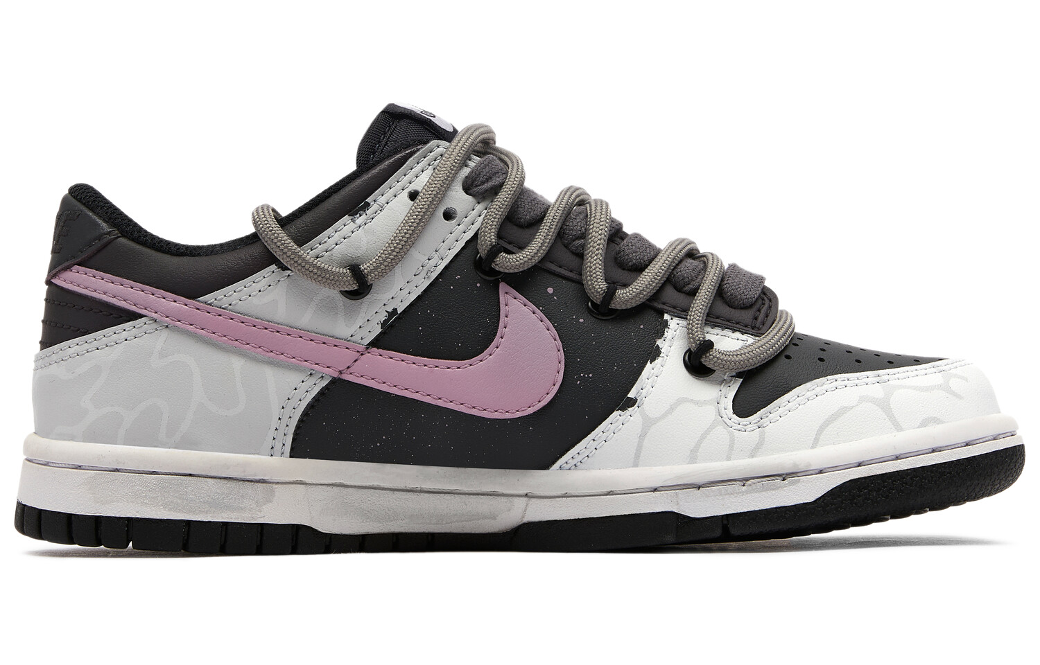 

Кроссовки Nike Dunk Skateboarding Shoes Men Low-top Black/powder, черный/розовый