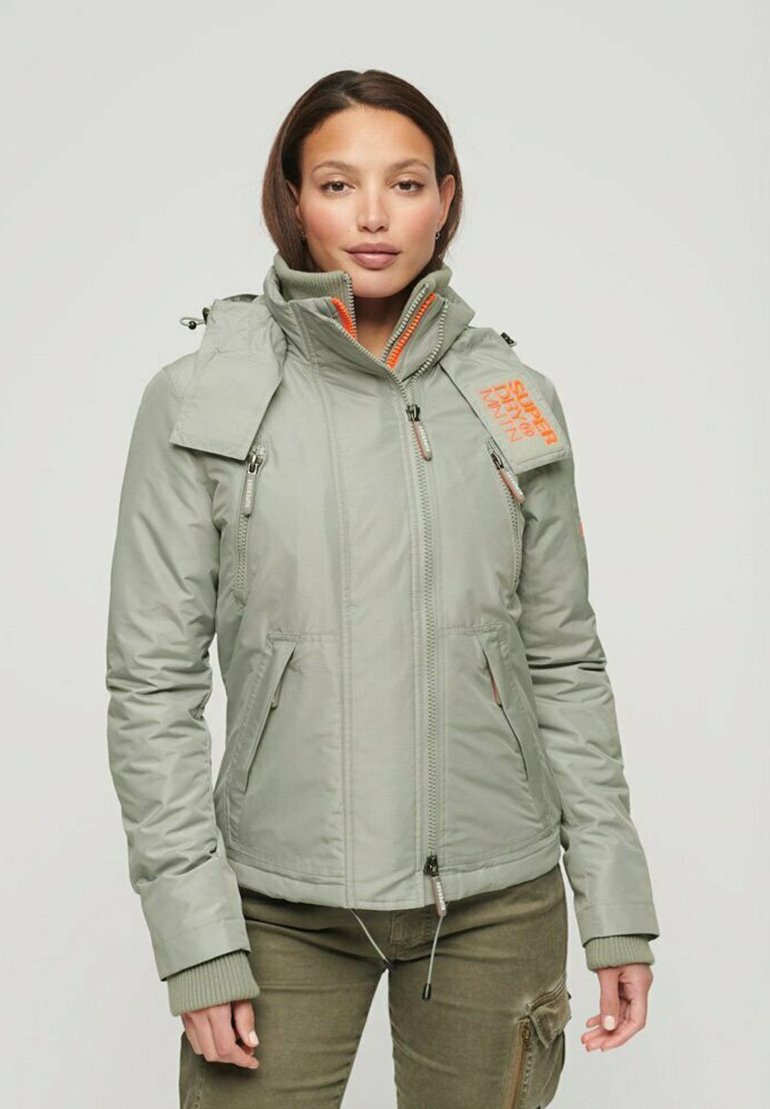 цена Зимняя куртка Superdry MOUNTAIN SD-WINDCHEATER, цвет dove grey