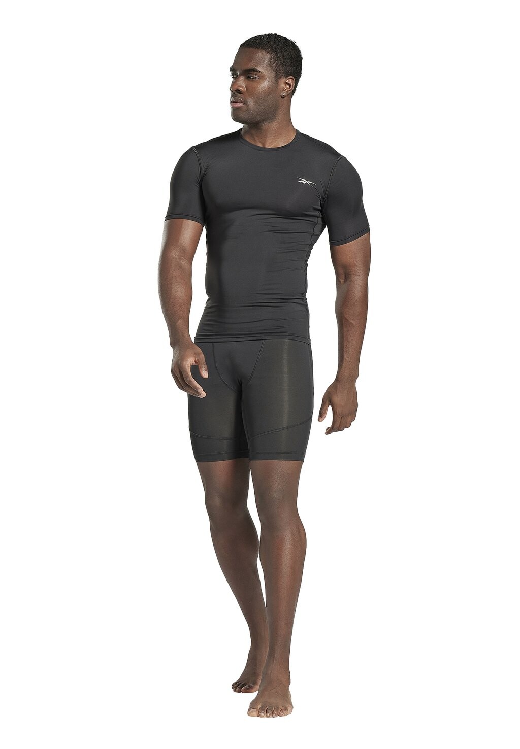 

Спортивные шорты Reebok