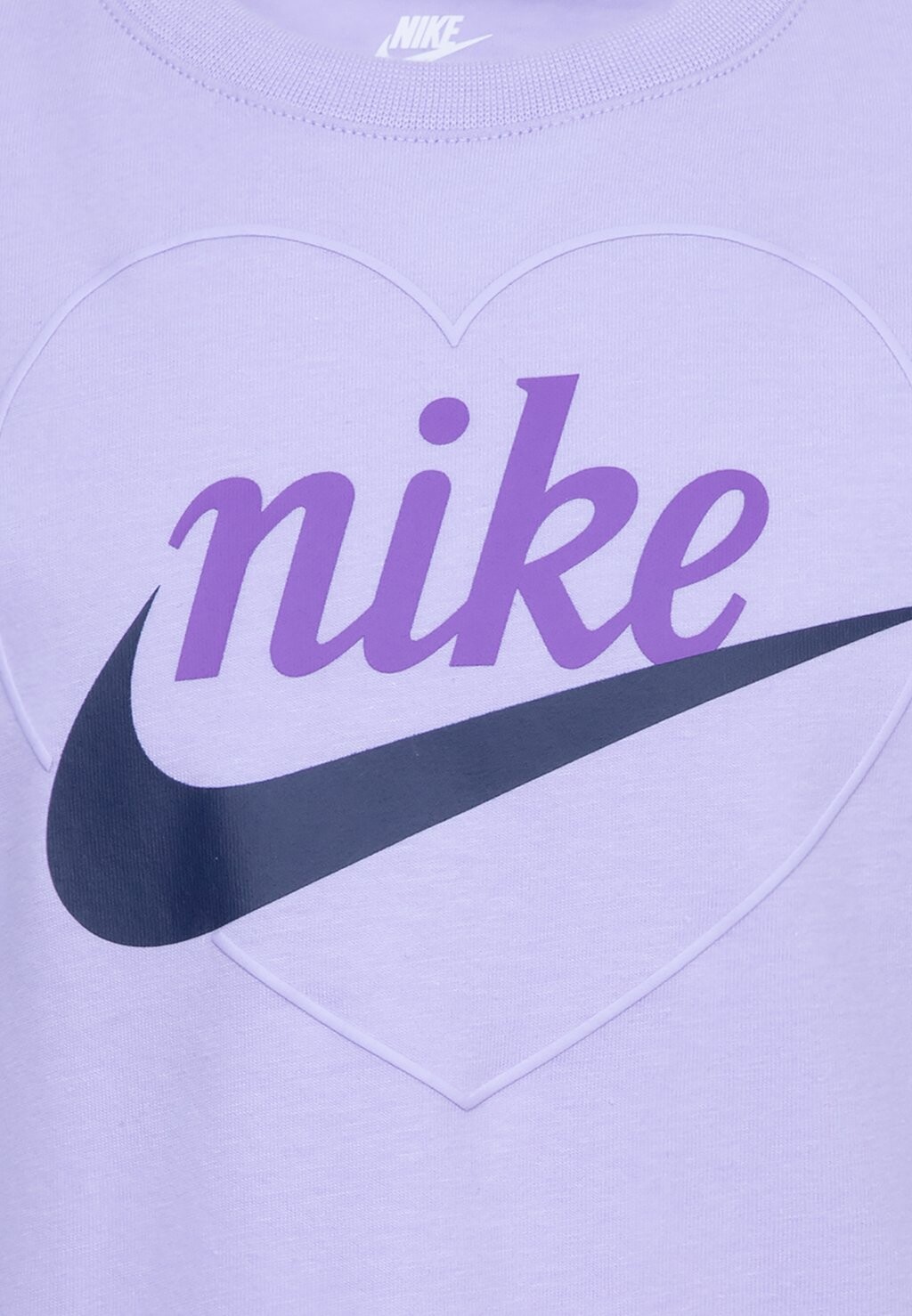 

Футболка NEW IMPRESSIONS GRAPHIC TEE Nike, сирень