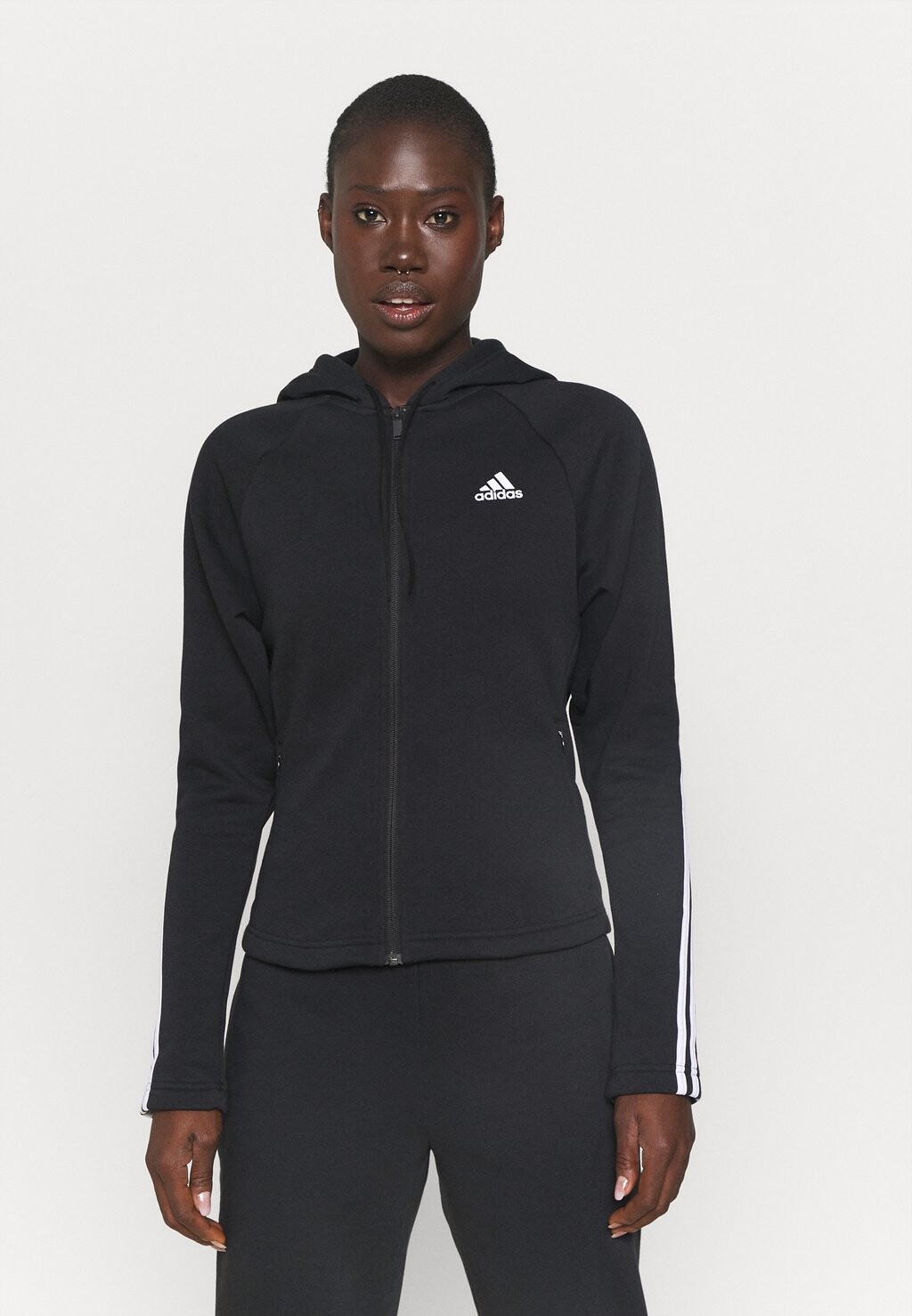 

Спортивный костюм Adidas, черно-белый