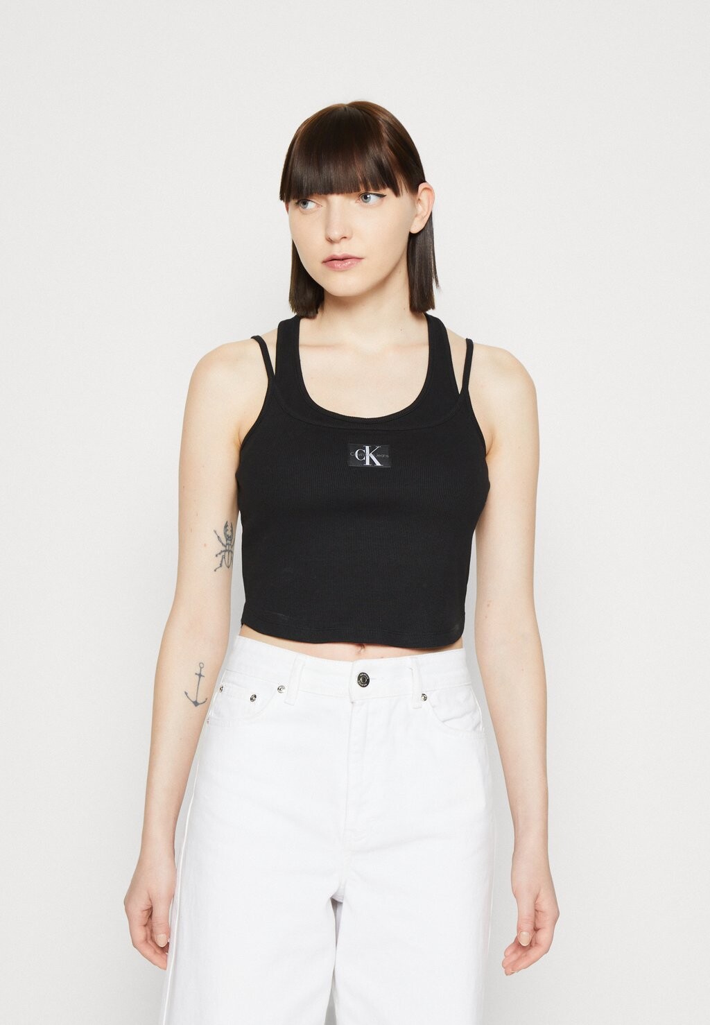 

Топ Calvin Klein Jeans, черный
