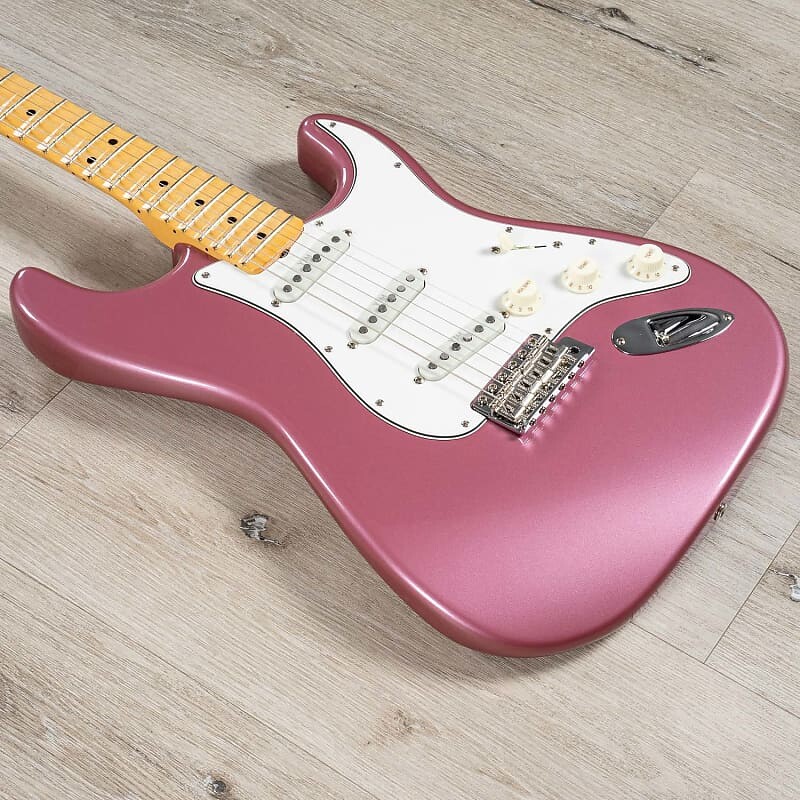 

Электрогитара Fender Custom Shop Yngwie Malmsteen Signature Stratocaster, Maple Fretboard, Burgundy Mist Metallic