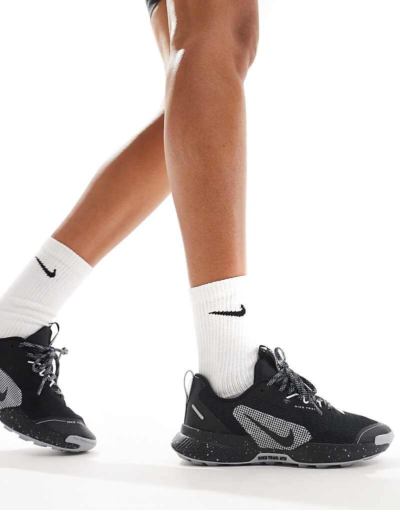 

Черные кроссовки Nike Running Juniper Trail 3