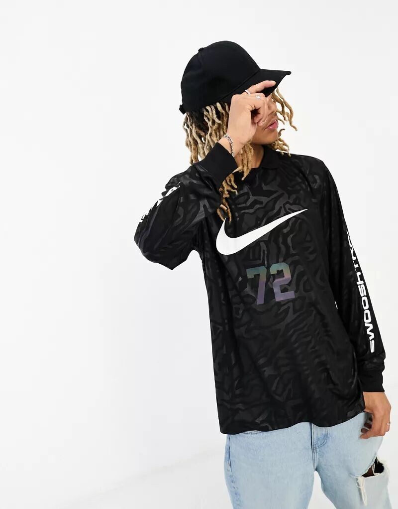 

Черная рубашка с длинными рукавами и логотипом Nike Trend