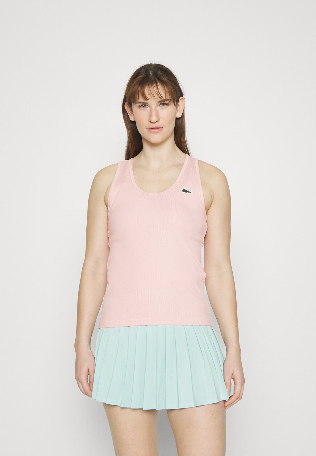 

Топ Lacoste