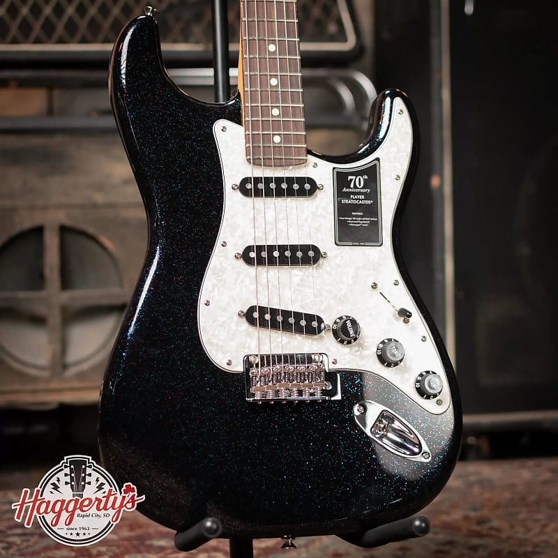 

Электрогитара Fender 70th Anniversary Player Stratocaster, Rosewood Fingerboard - Nebula Noir with Deluxe Gig Bag