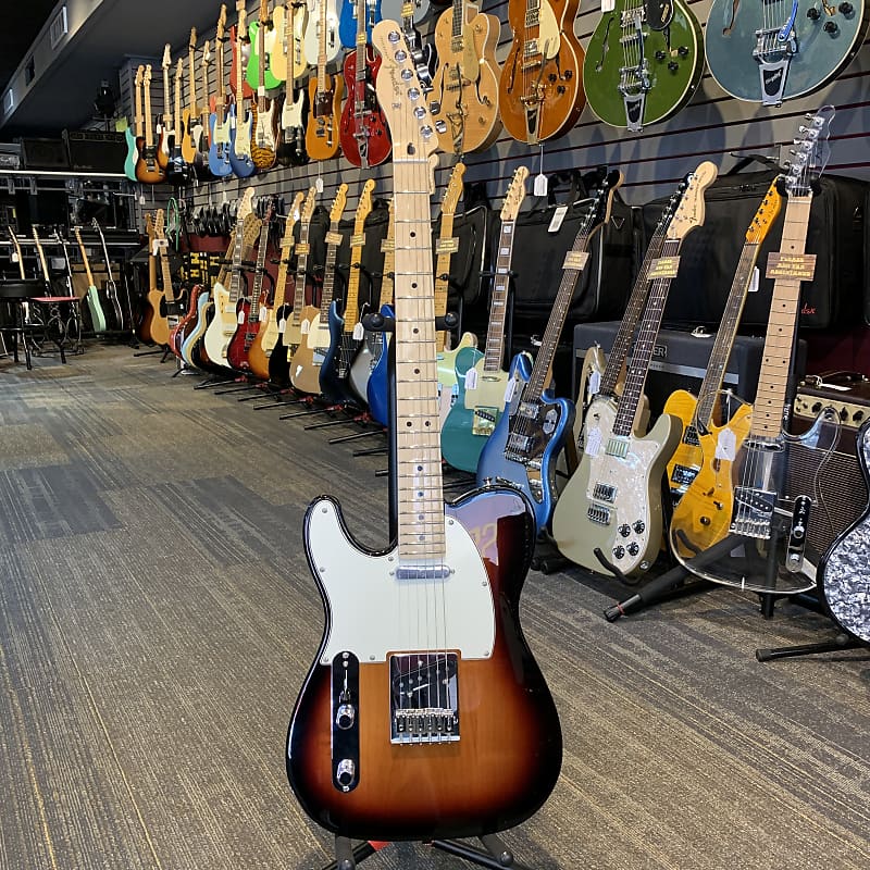 Электрогитара Fender Player Telecaster Left-Handed with Maple Fretboard 3-Color Sunburst электрогитара fender player telecaster mn 3 color sunburst
