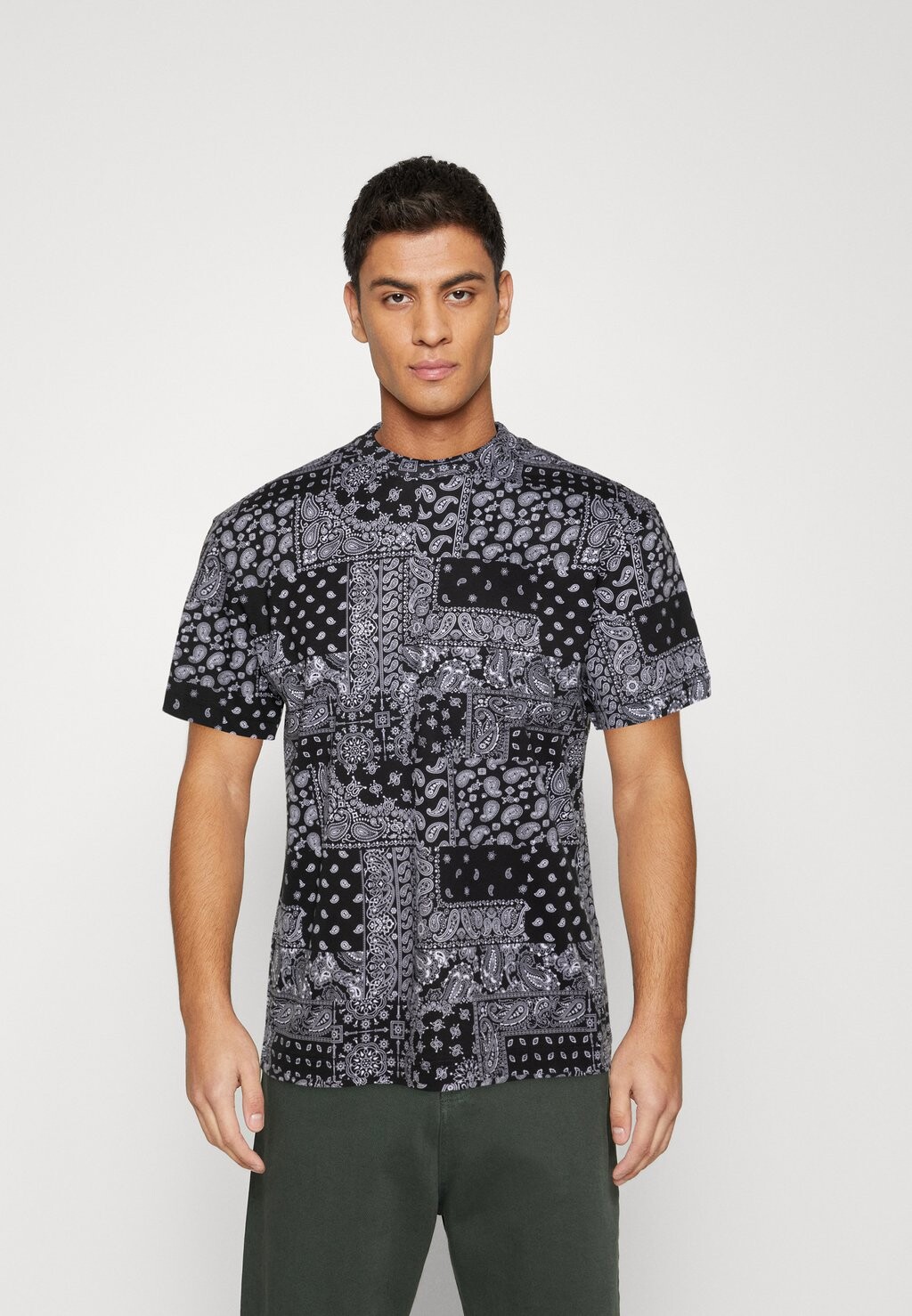 

Футболка с принтом Jack & Jones, черный