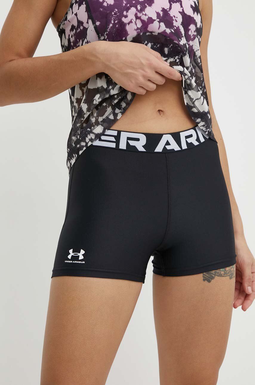 

Спортивные шорты Under Armour Authentics, черный