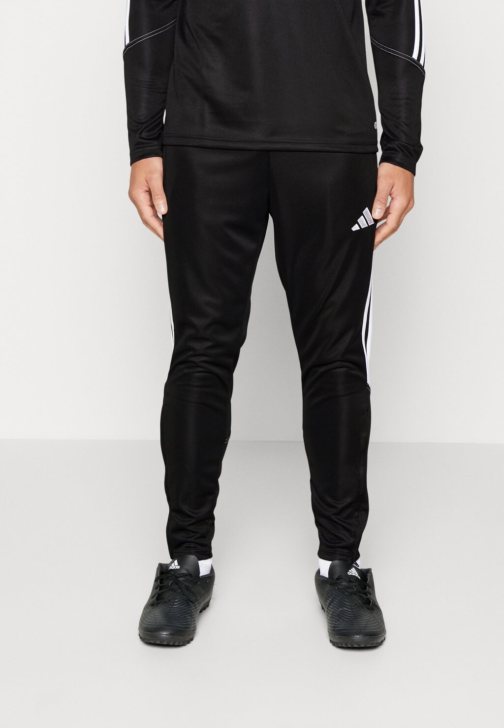 

Тренировочные брюки Adidas