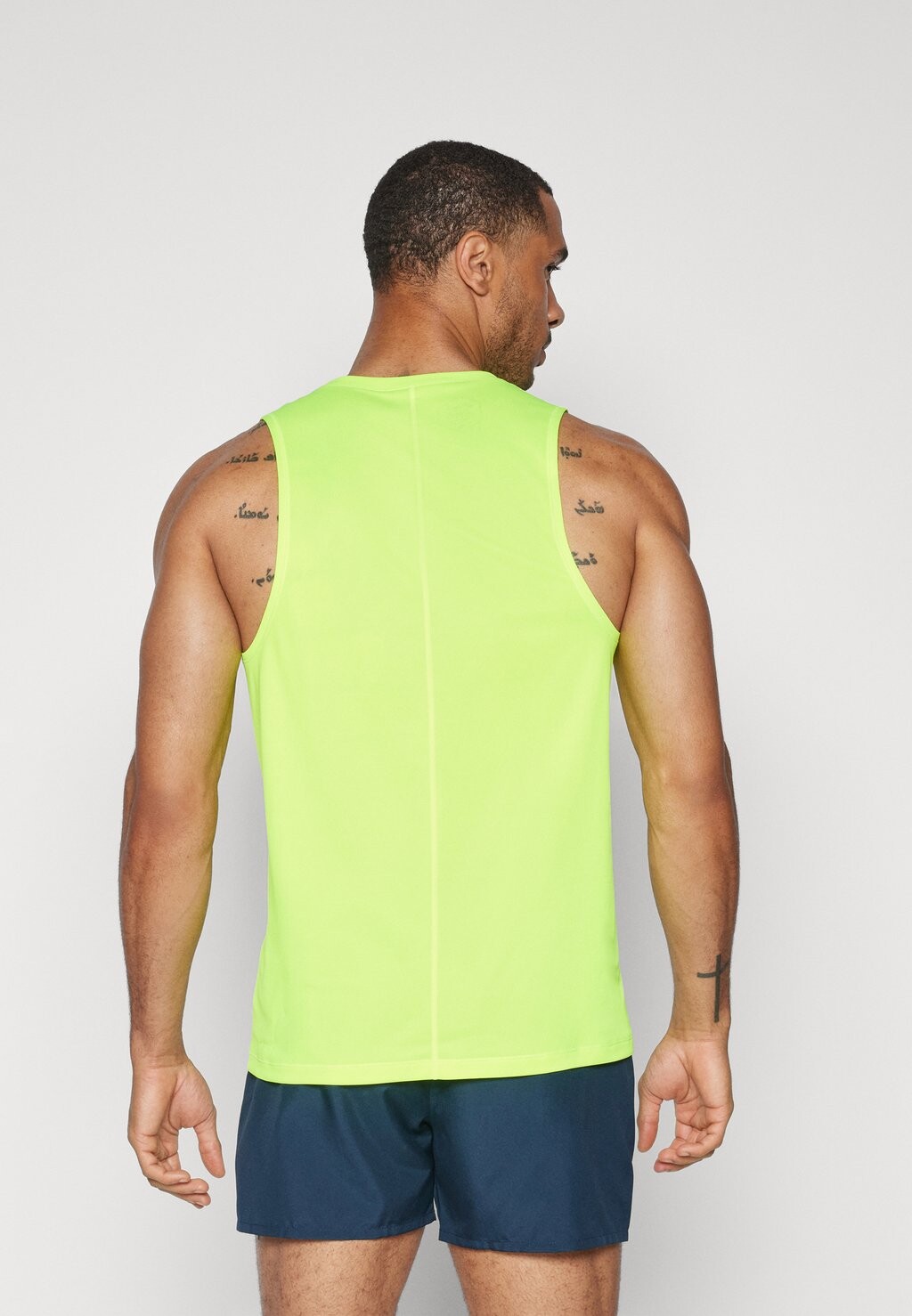 

Топ CORE SINGLET ASICS, неоновый зеленый
