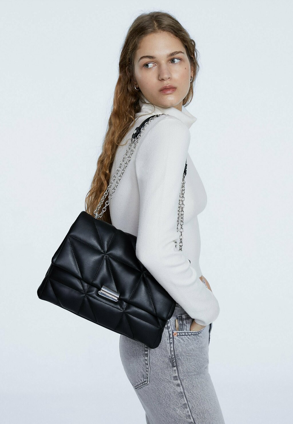 

Сумка через плечо Stradivarius, черный