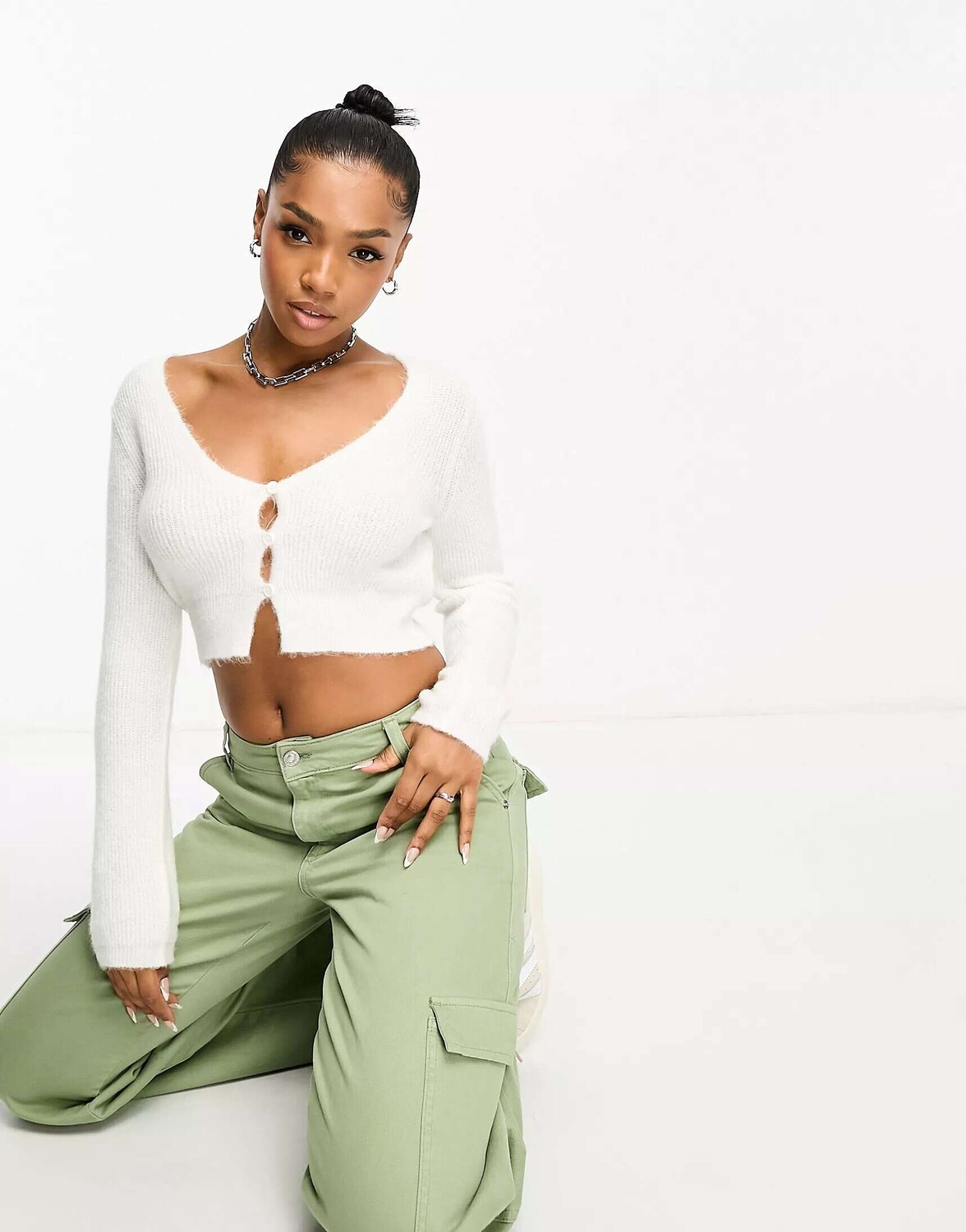 

Укороченный кардиган ASOS из пушистой пряжи кремового цвета, Бежевый