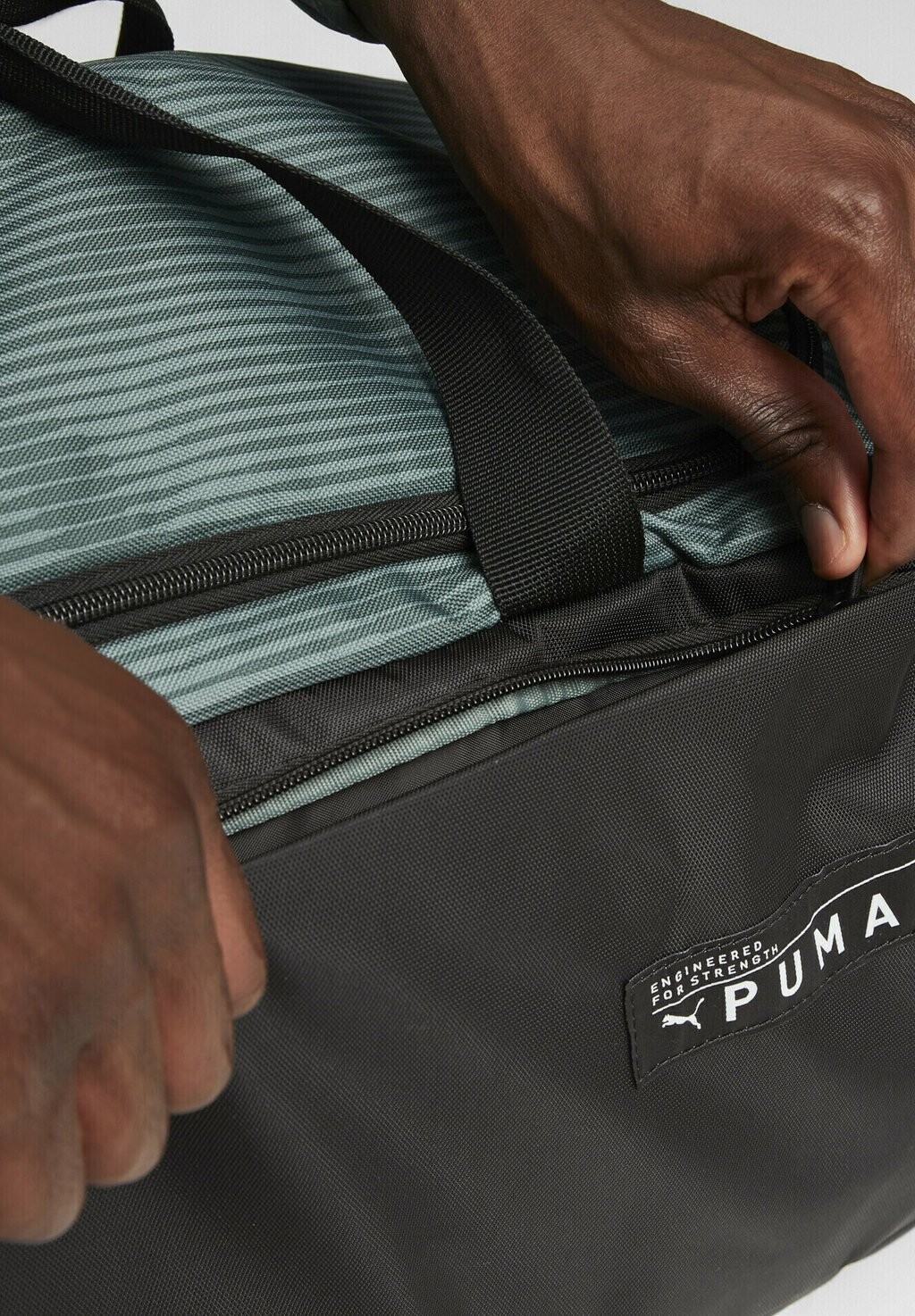 

Сумка спортивная MEDIUM TRAINING Puma, эвкалипт черный