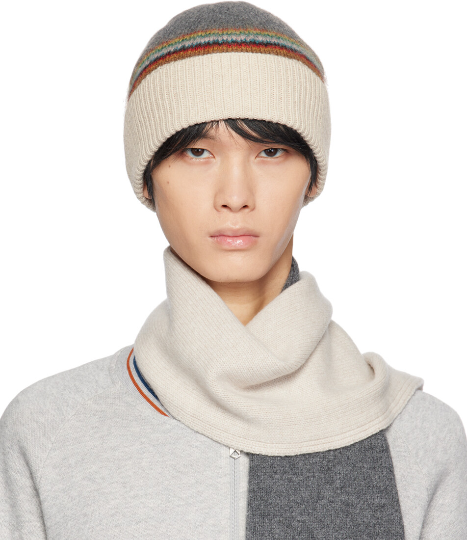

Серая шапка в фирменную полоску Paul Smith