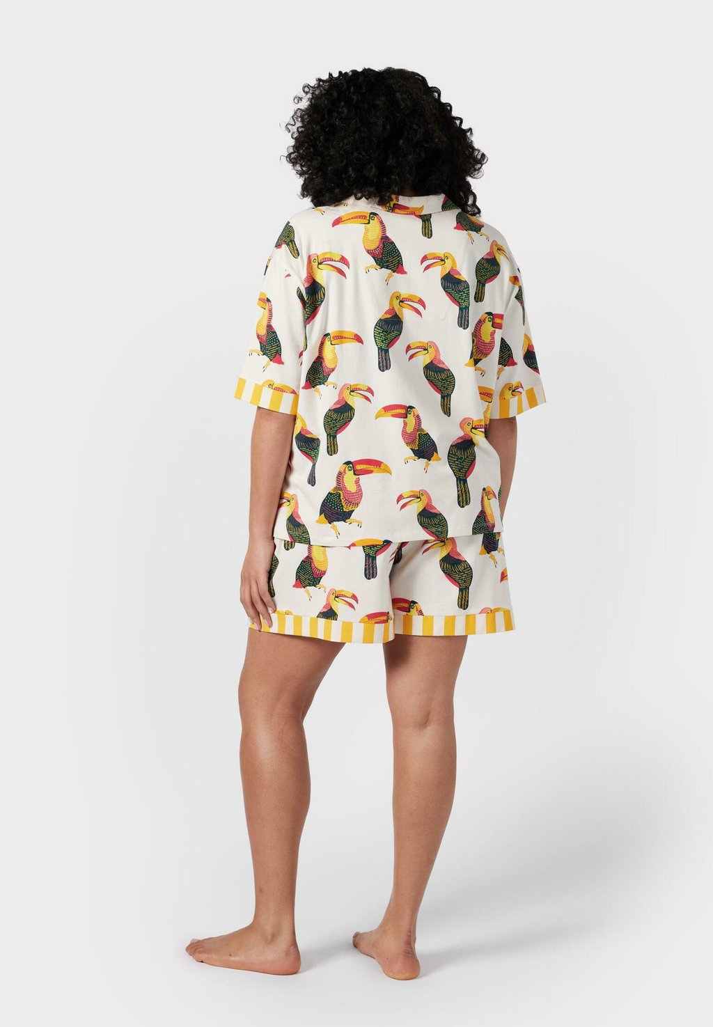 

Пижама CURVE TOUCAN PRINT BUTTON UP Chelsea Peers, кремовый