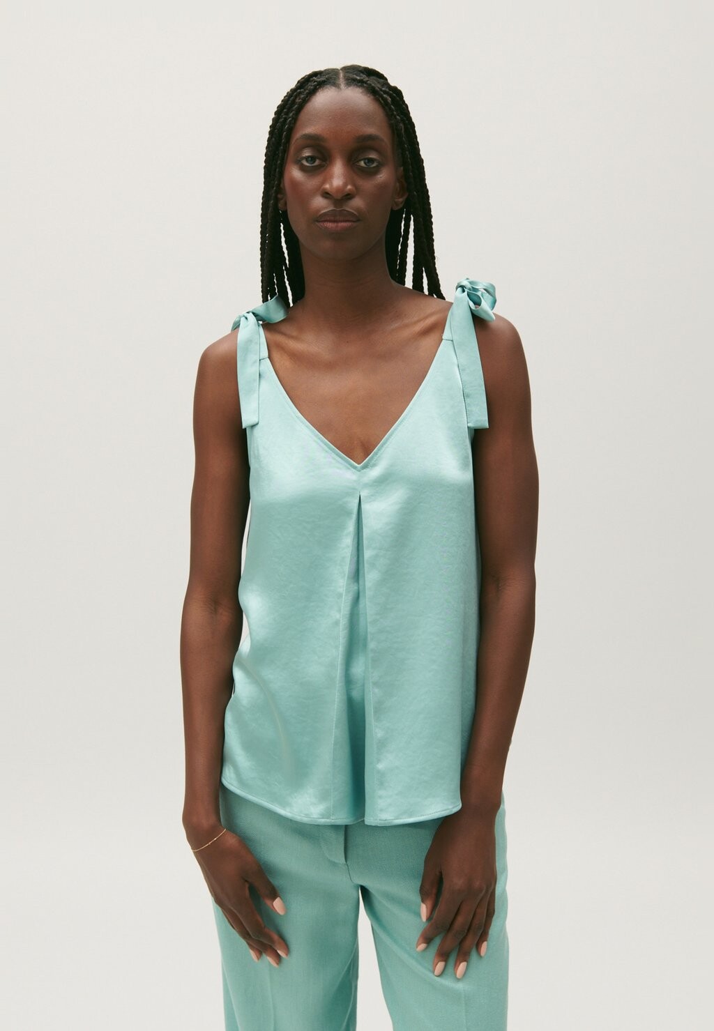 

Топ Bizzie Claudie Pierlot, цвет vert d'eau