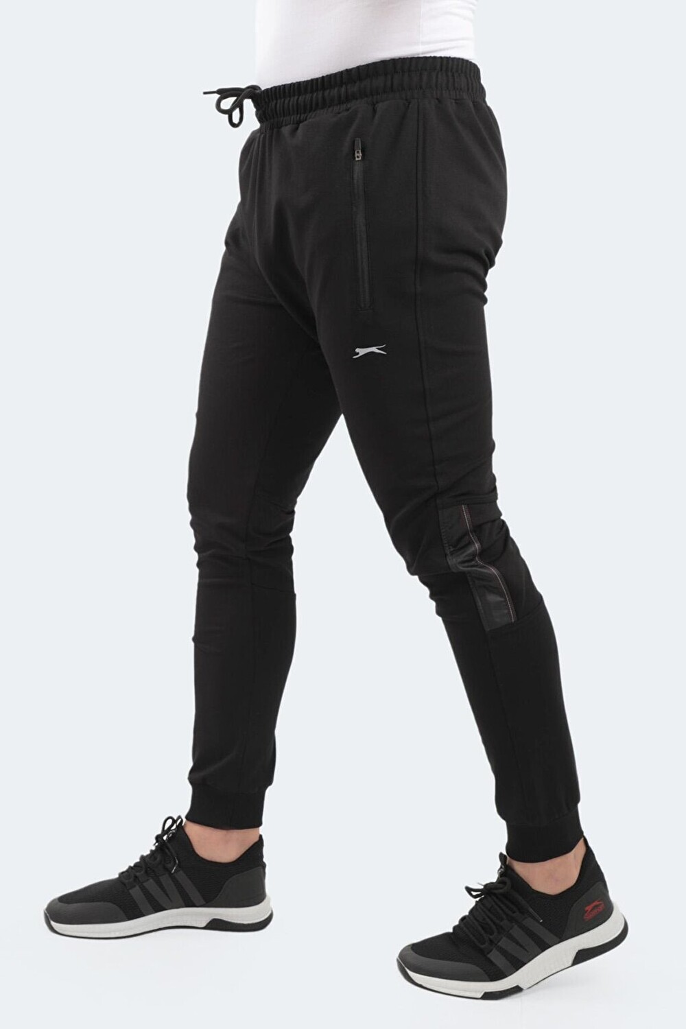 

Мужские спортивные штаны YAZHU черные SLAZENGER