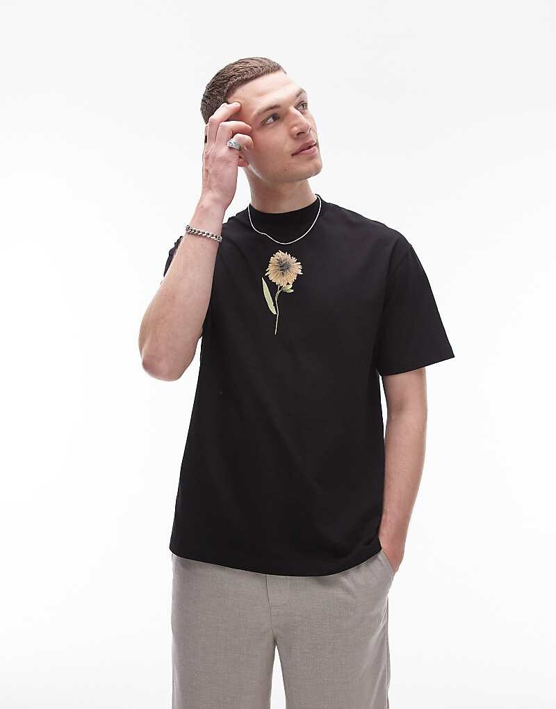 

Черная футболка оверсайз Topman – с принтом в виде прессованных цветов на груди
