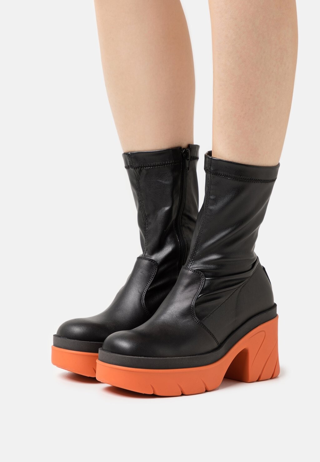

Ботильоны на платформе Steve Madden, черный/оранжевый