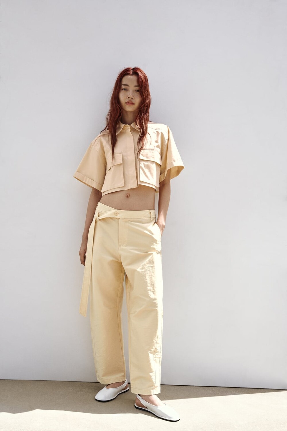 

Брюки carrot fit с асимметричным поясом ZARA