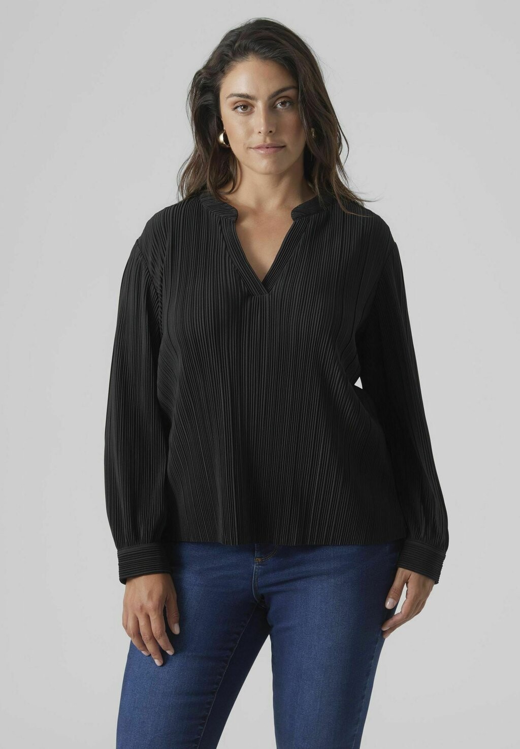 

Блузка Vero Moda Curve ВМАУРОРА LS, черный