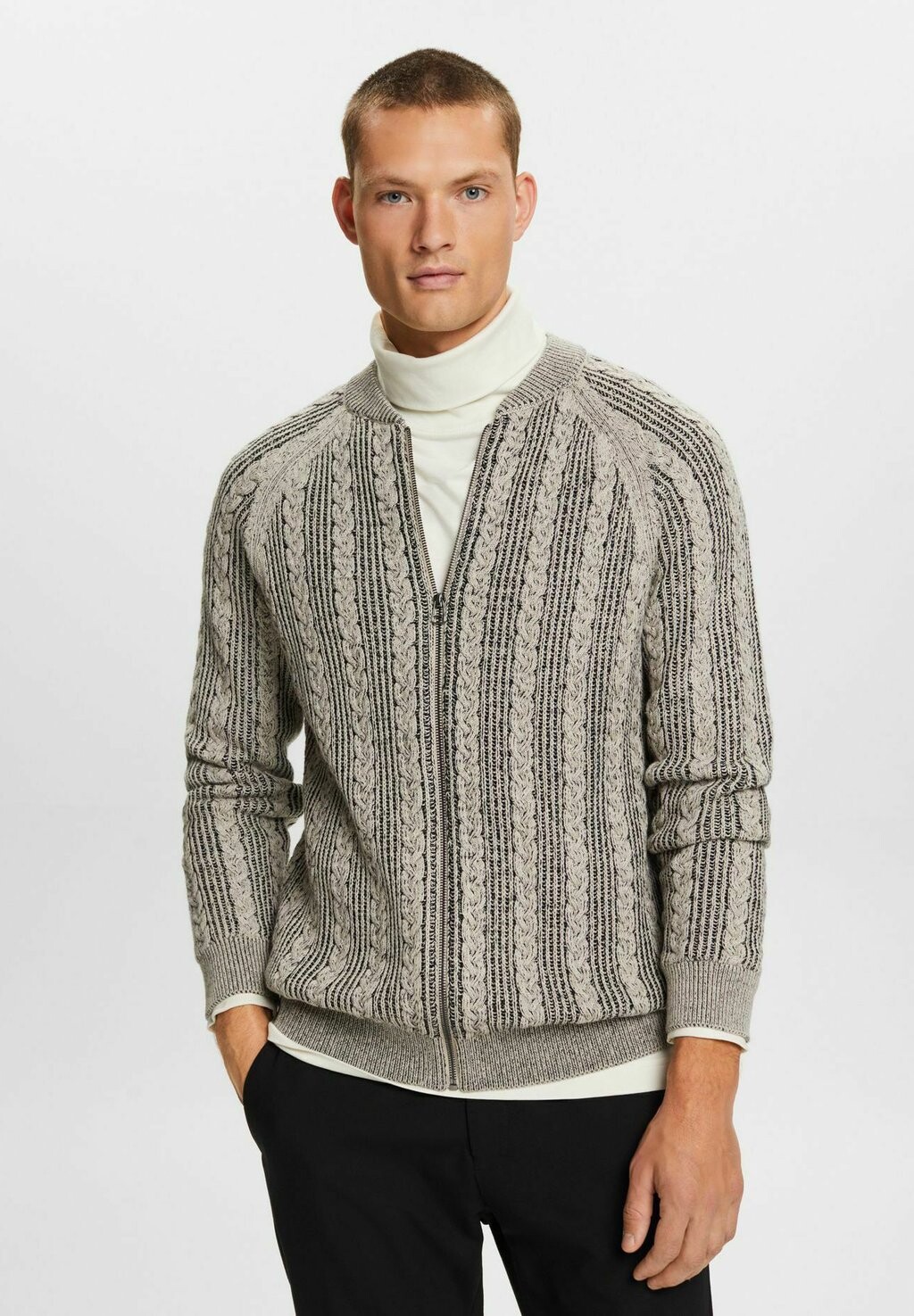 

Кардиган Esprit, черный