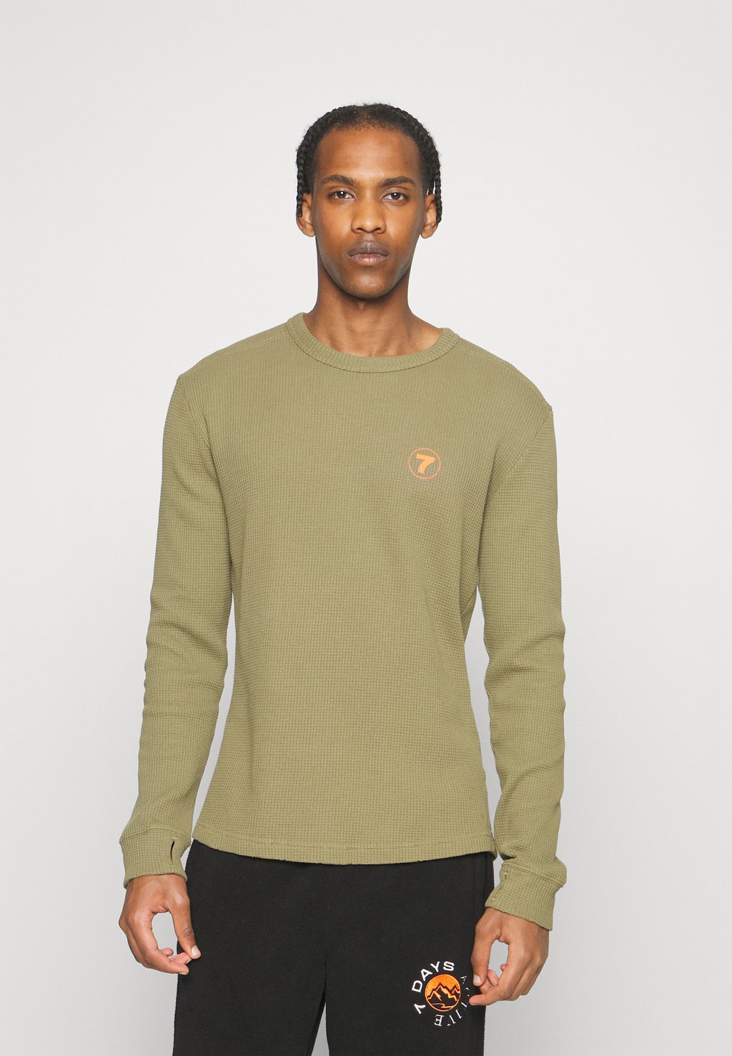 

Топ с длинными рукавами 7 DAYS Active ФУТБОЛКА ORGANIC WAFFLE LONG SLEEVE UNISEX, цвет martini olive