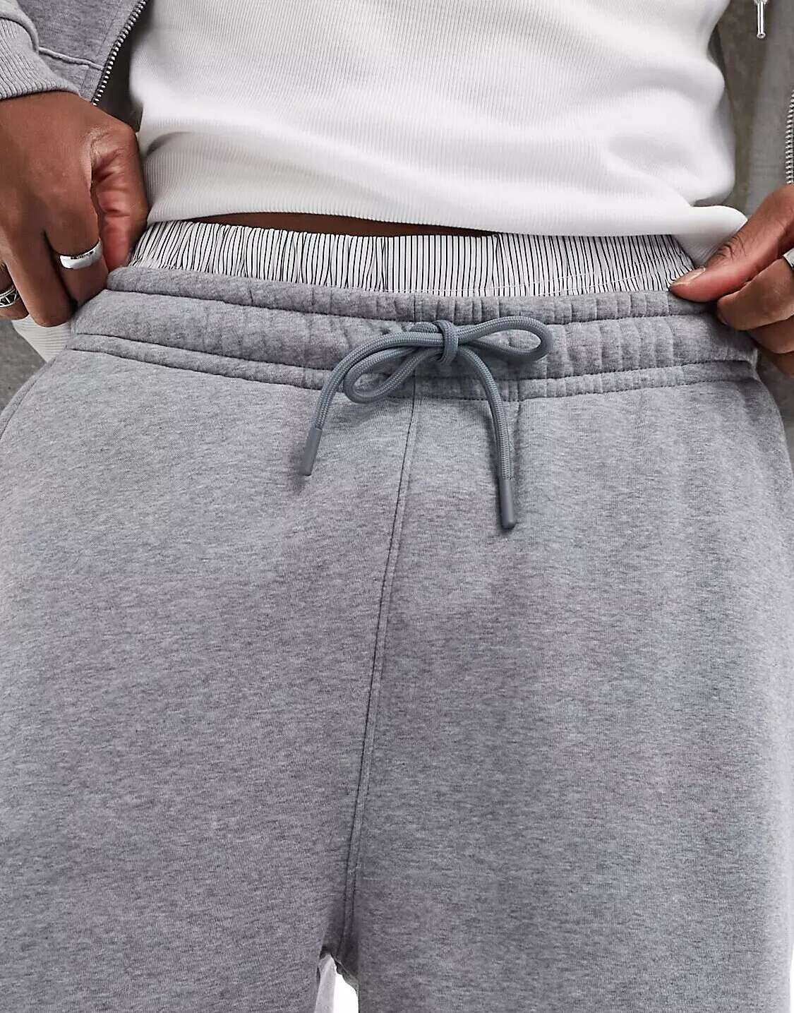 Флисовые шорты Jordan Essentials серого цвета