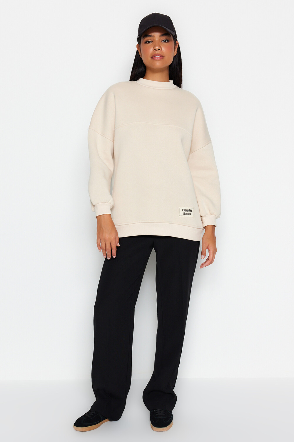 

Вязаный пушистый свитшот Stone Oversize Trendyol Modest, экрю