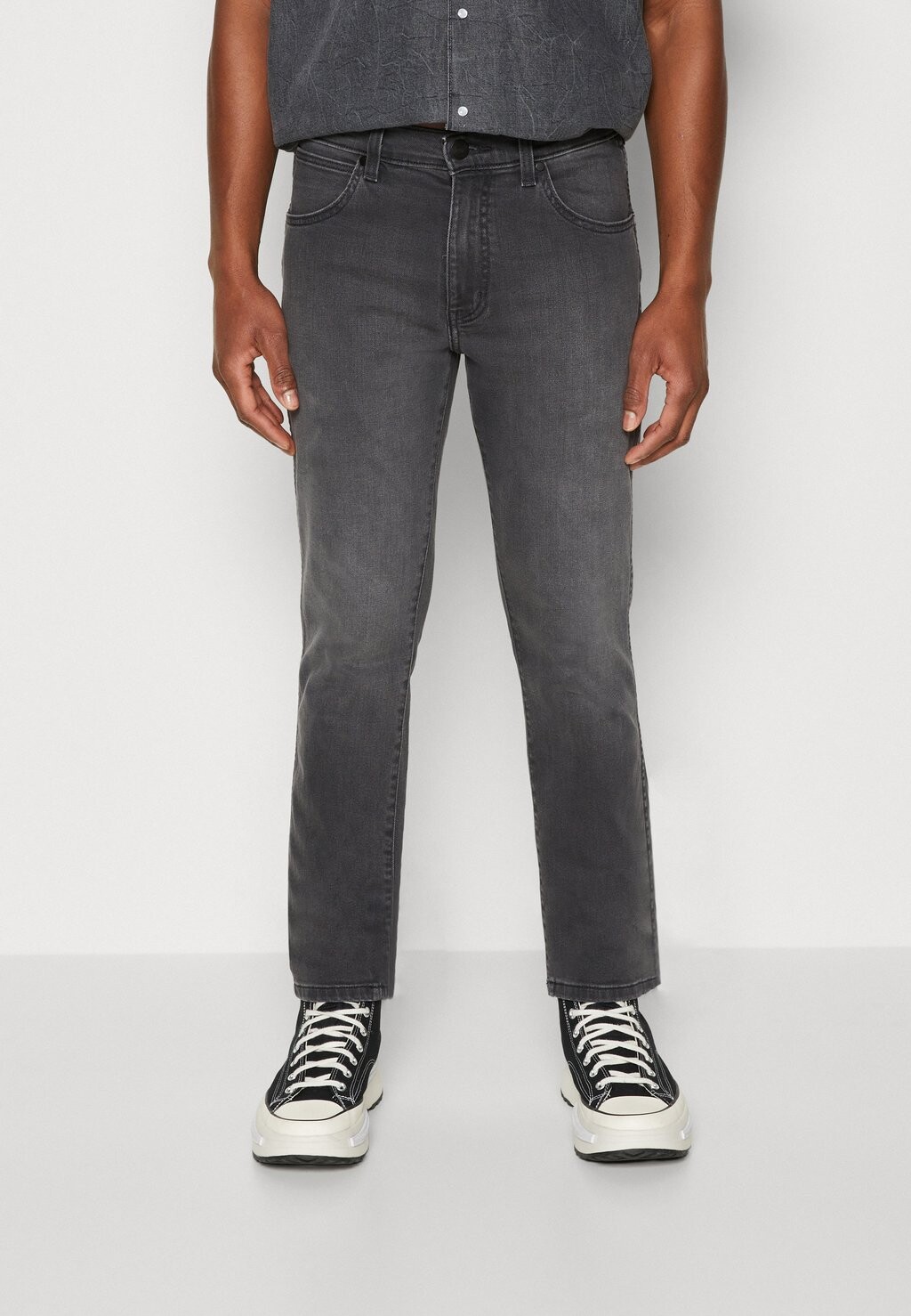 

Джинсы Slim fit Wrangler