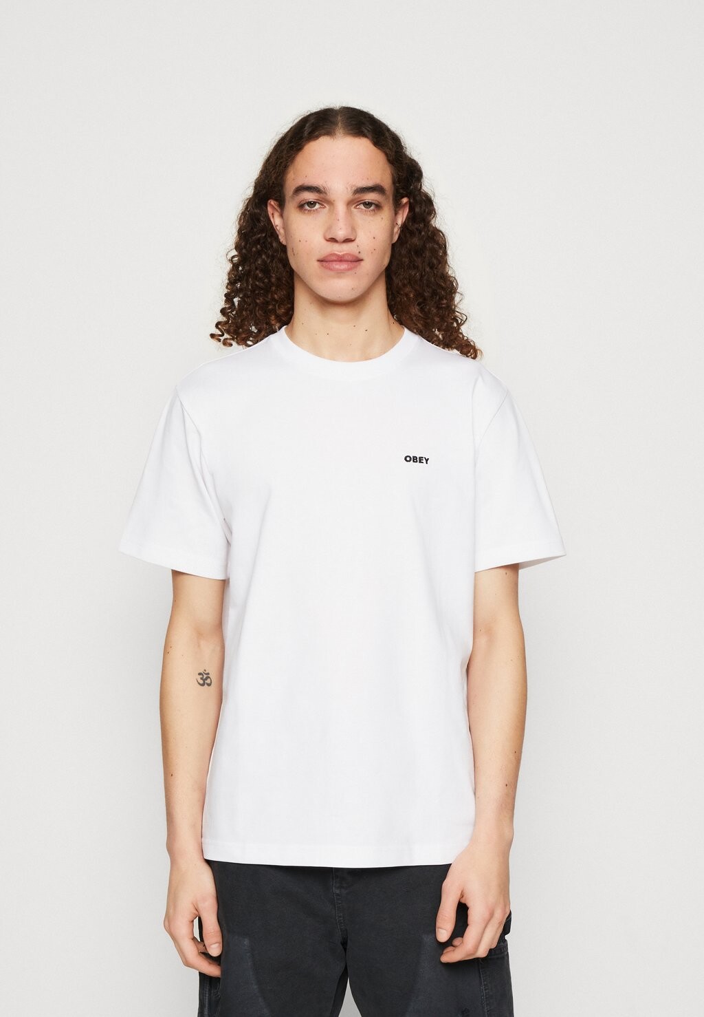 

Футболка Obey Clothing, белый
