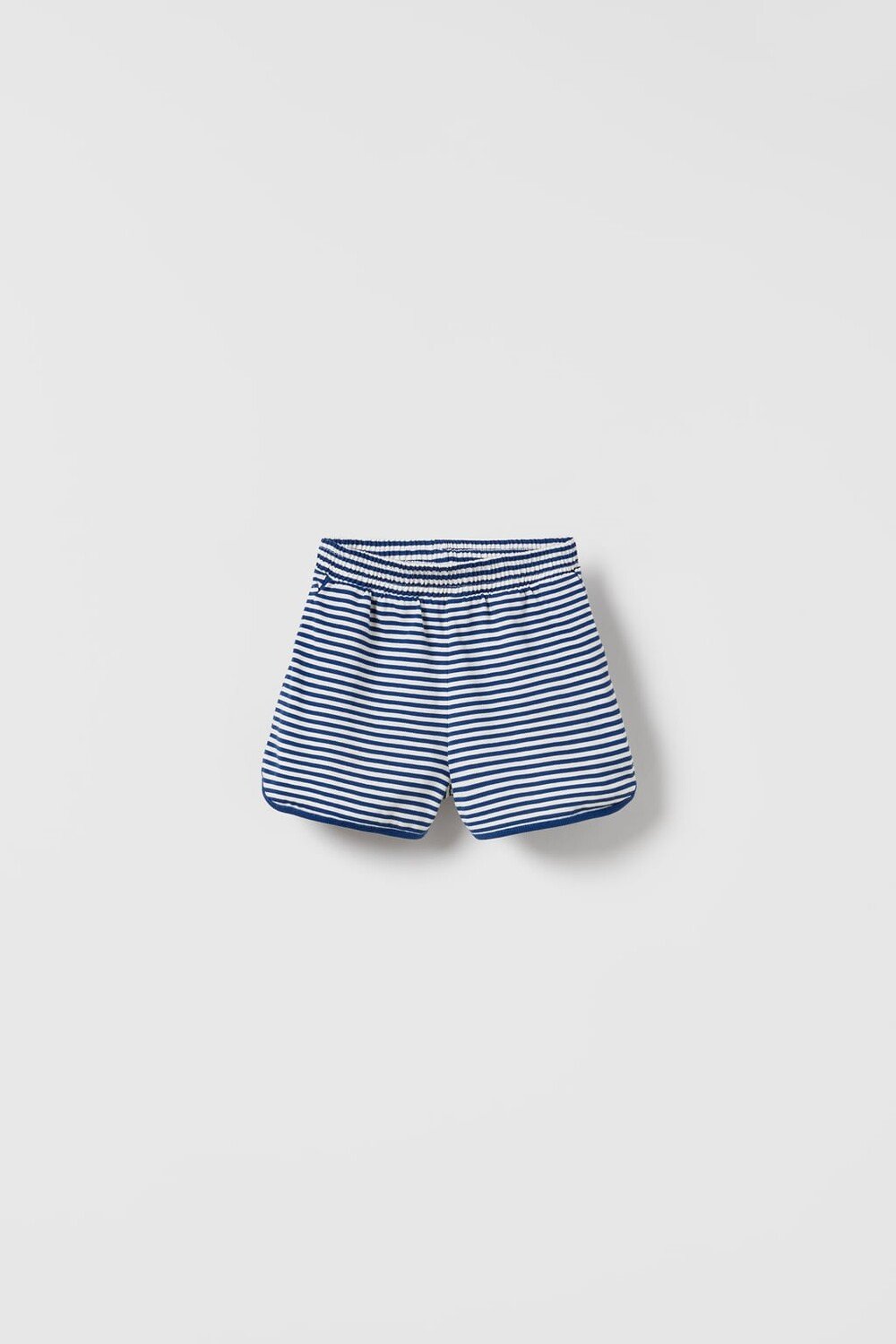 

Шорты бермуды в полоску ZARA, синий/белый
