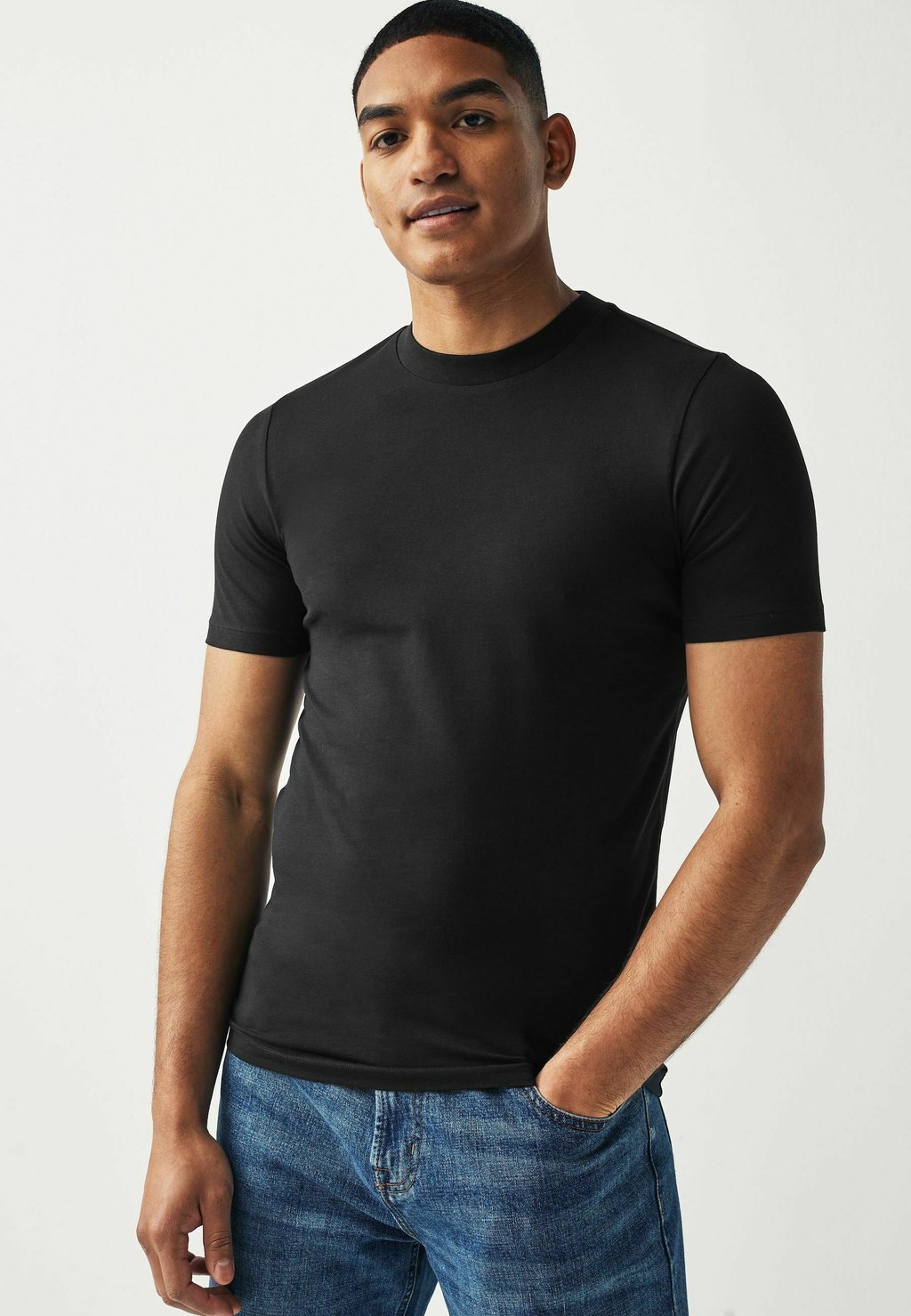 Базовая футболка MUSCLE FIT ESSENTIAL CREW NECK Next, цвет black базовая футболка crew neck next цвет off white