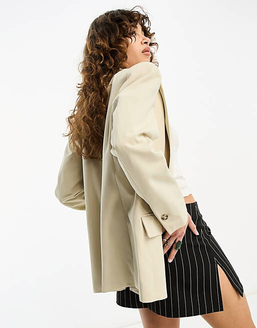 

Песочный блейзер оверсайз Bershka