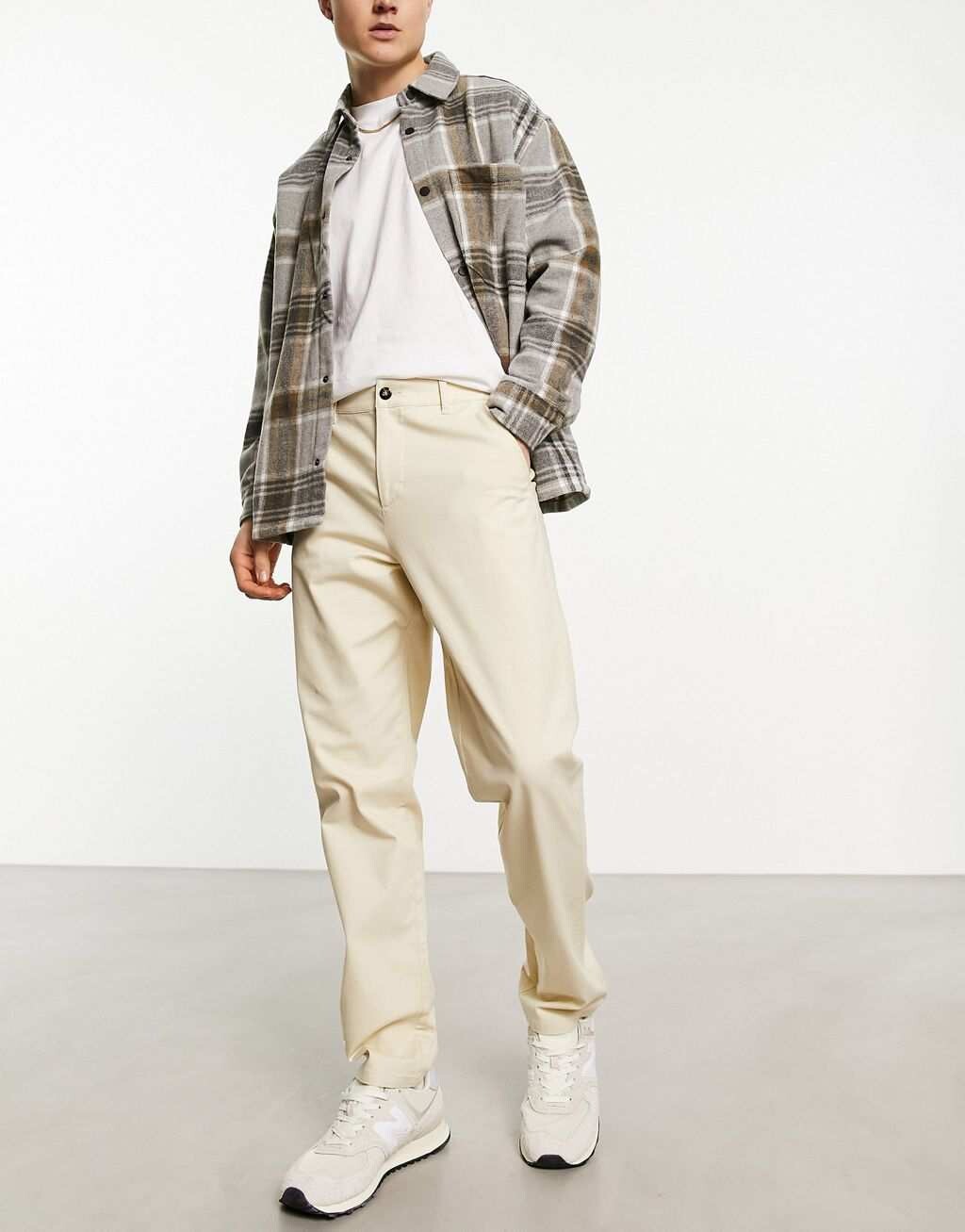 

Светло-бежевые прямые чиносы ASOS DESIGN, Бежевый