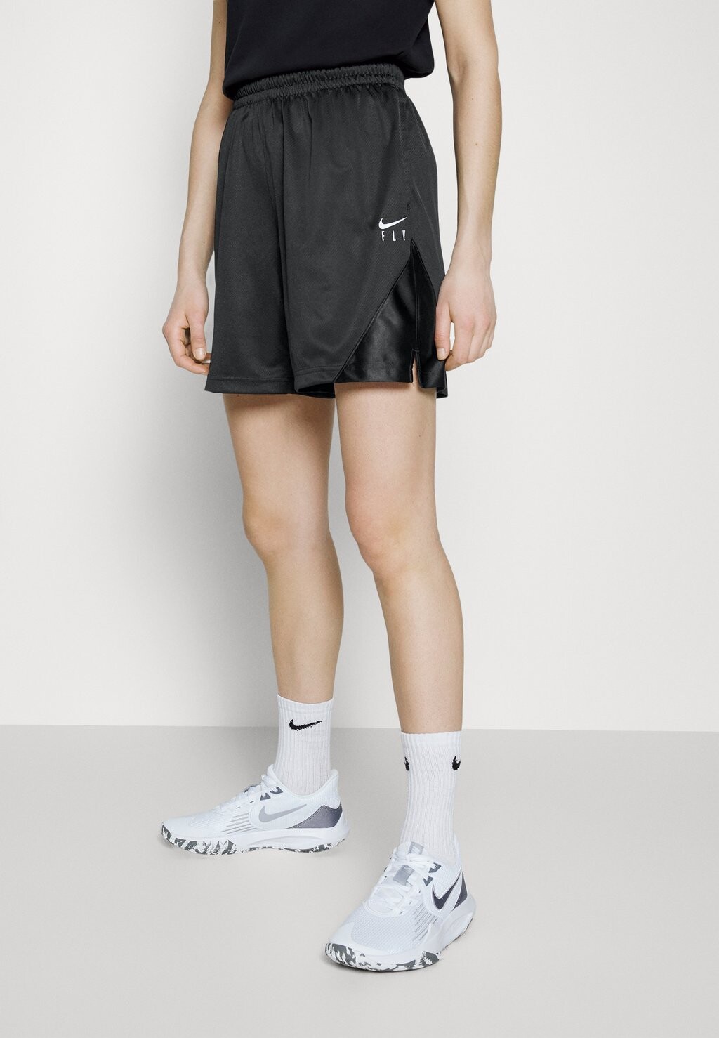 

Спортивные шорты Nike, черно-белый, Черный
