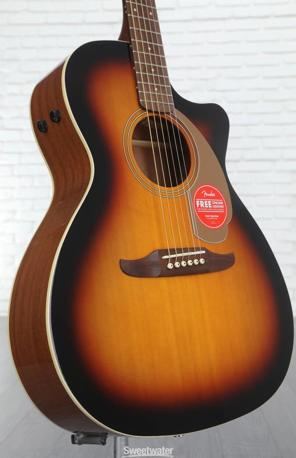 

Новая акусто-электрическая гитара Fender Newporter Player — Sunburst