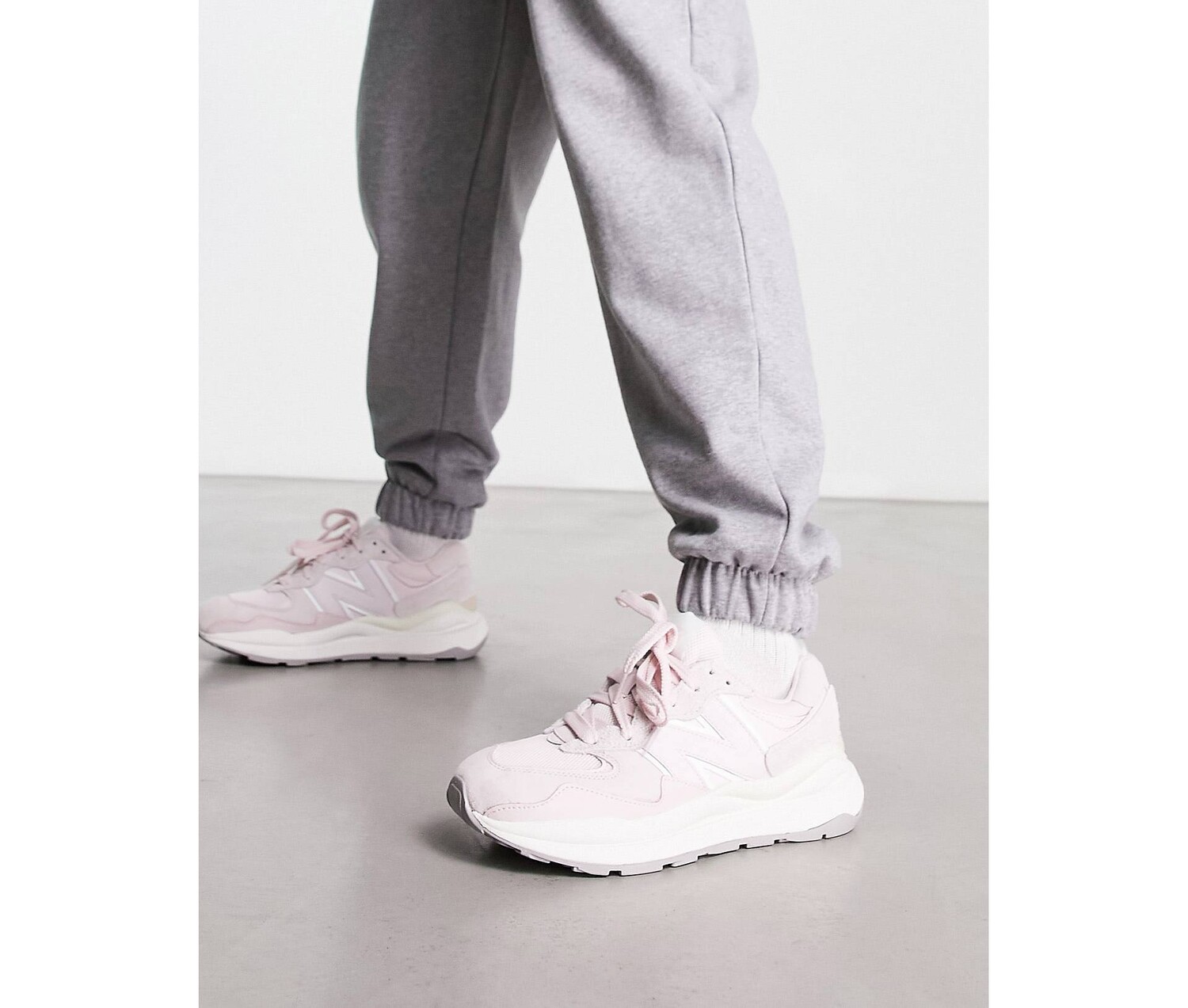 

Розовые кроссовки New Balance 5740, Розовый