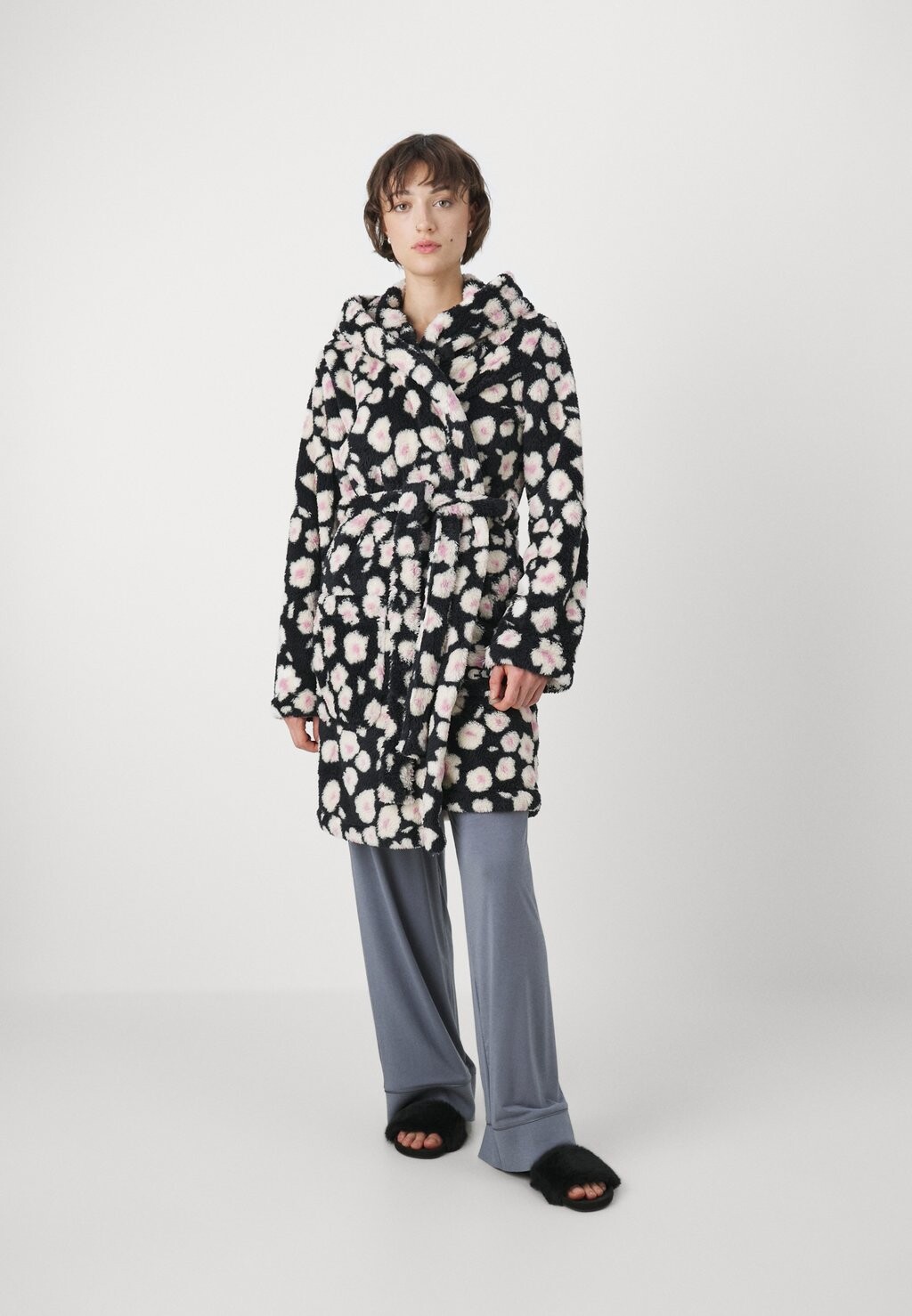 

Халат AARTI PRINT UGG, черный