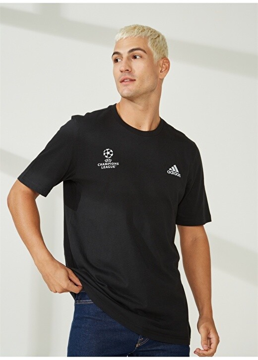 

Футболка Adidas