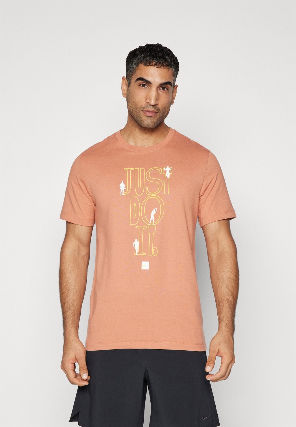 

Спортивная футболка Tee Vintage Nike, цвет terra blush