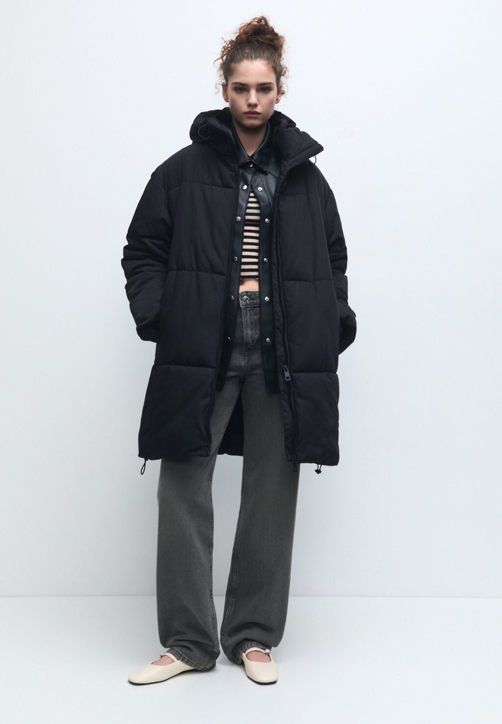 

Зимнее пальто Oversize PULL&BEAR, черный