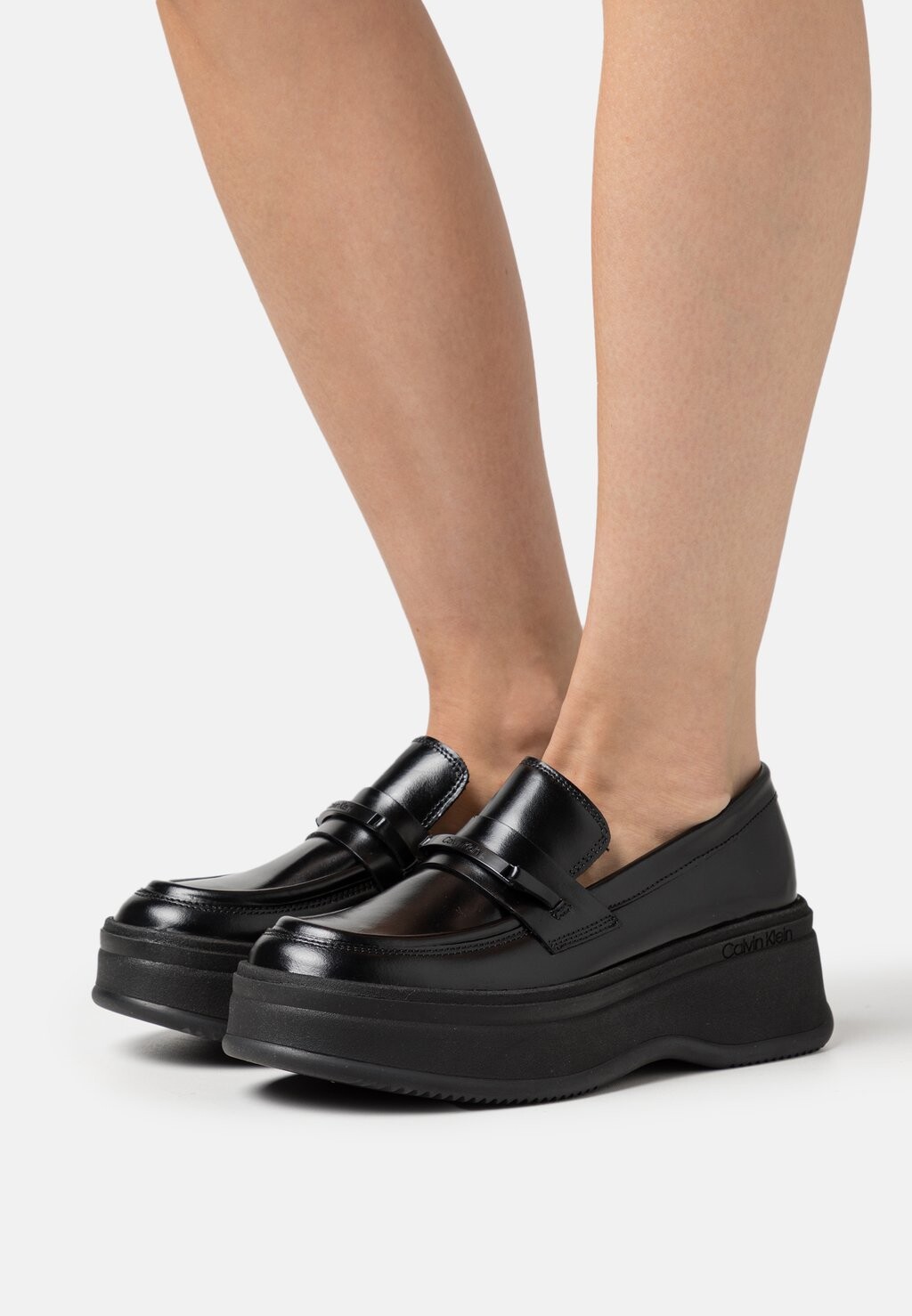 

Слипоны PITCHED LOAFER Calvin Klein, черный