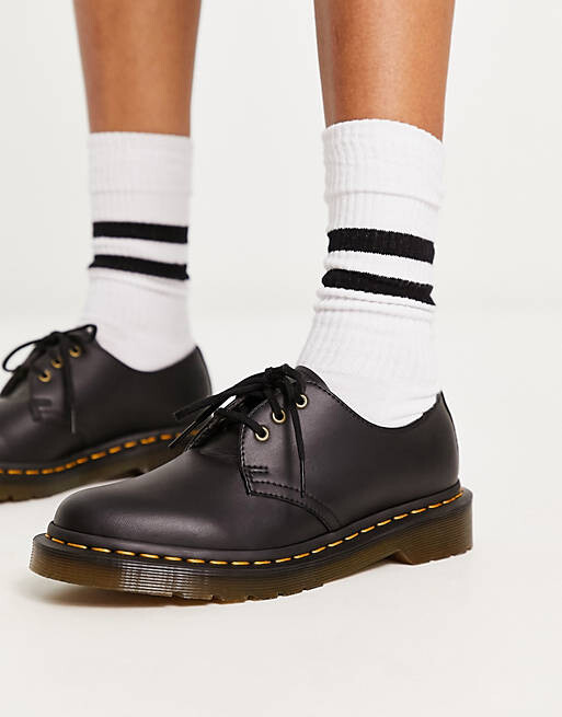 Черные туфли на плоской подошве с 3 люверсами Dr Martens vegan 1461 черные туфли с 3 люверсами dr martens vegan 1461 felix felix